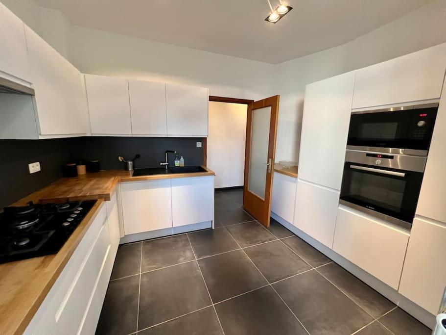 Bellevue - Grand Appartement Pour 5 Sur Les Quais De La Meuse Luik Buitenkant foto