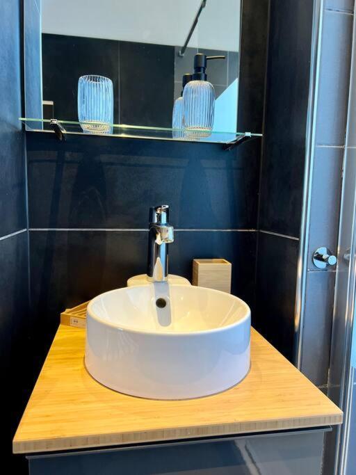 Bellevue - Grand Appartement Pour 5 Sur Les Quais De La Meuse Luik Buitenkant foto